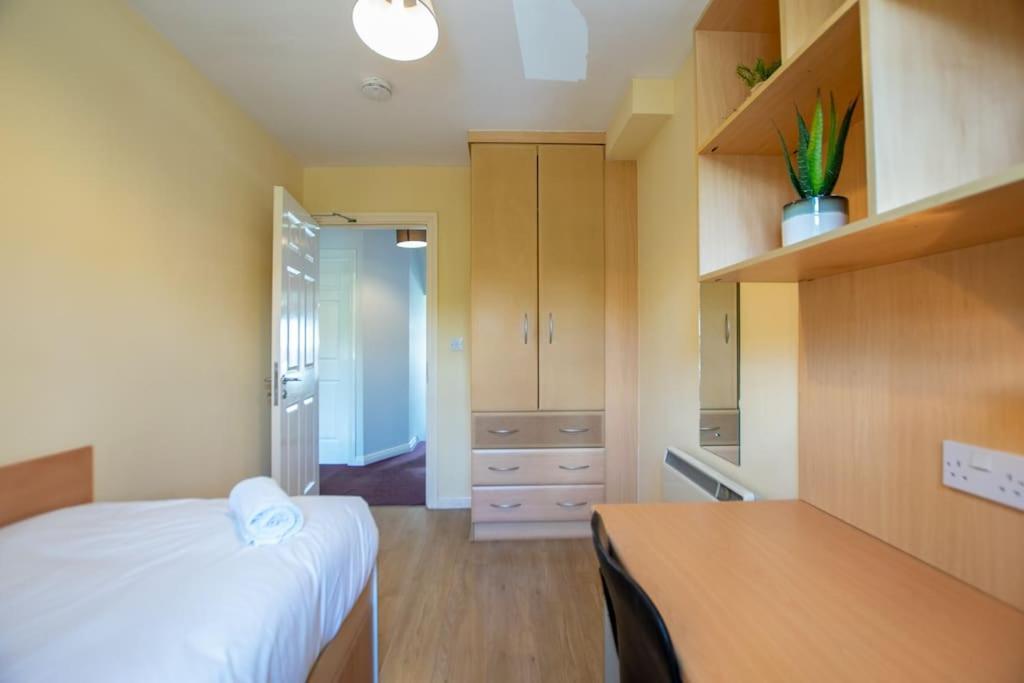 106 - The Townhouse By Shortstays Γκάλγουεϊ Εξωτερικό φωτογραφία