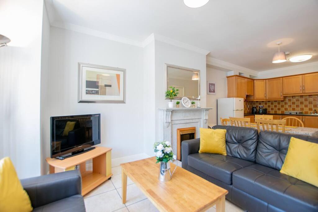 106 - The Townhouse By Shortstays Γκάλγουεϊ Εξωτερικό φωτογραφία