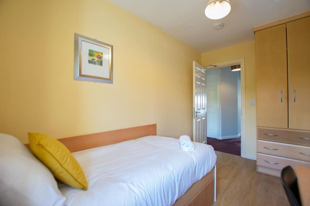 106 - The Townhouse By Shortstays Γκάλγουεϊ Εξωτερικό φωτογραφία