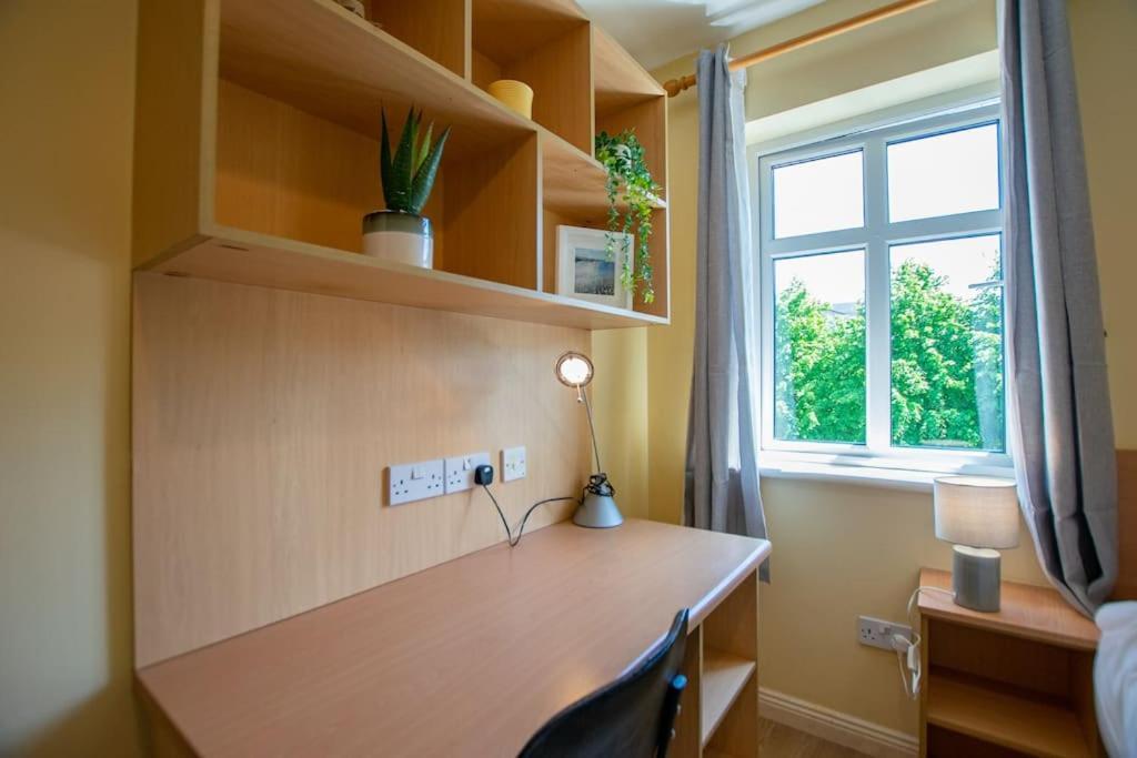 106 - The Townhouse By Shortstays Γκάλγουεϊ Εξωτερικό φωτογραφία