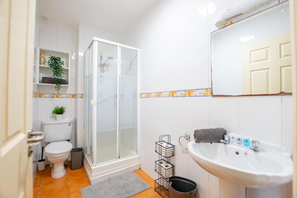 106 - The Townhouse By Shortstays Γκάλγουεϊ Εξωτερικό φωτογραφία
